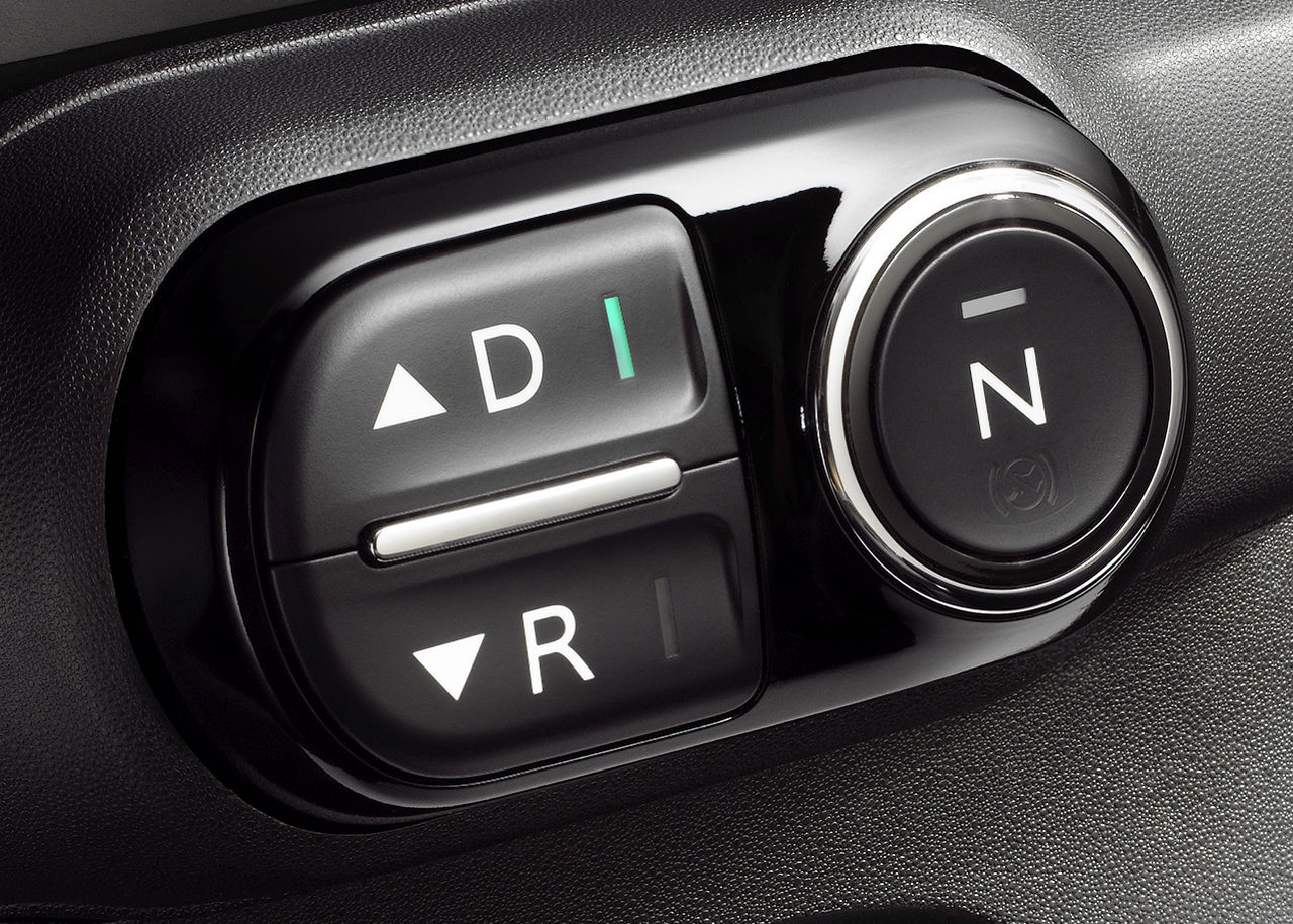 シトロエンc4 Cactusのシフト操作はイージープッシュ式 クルマのミライ Future Of Mobility