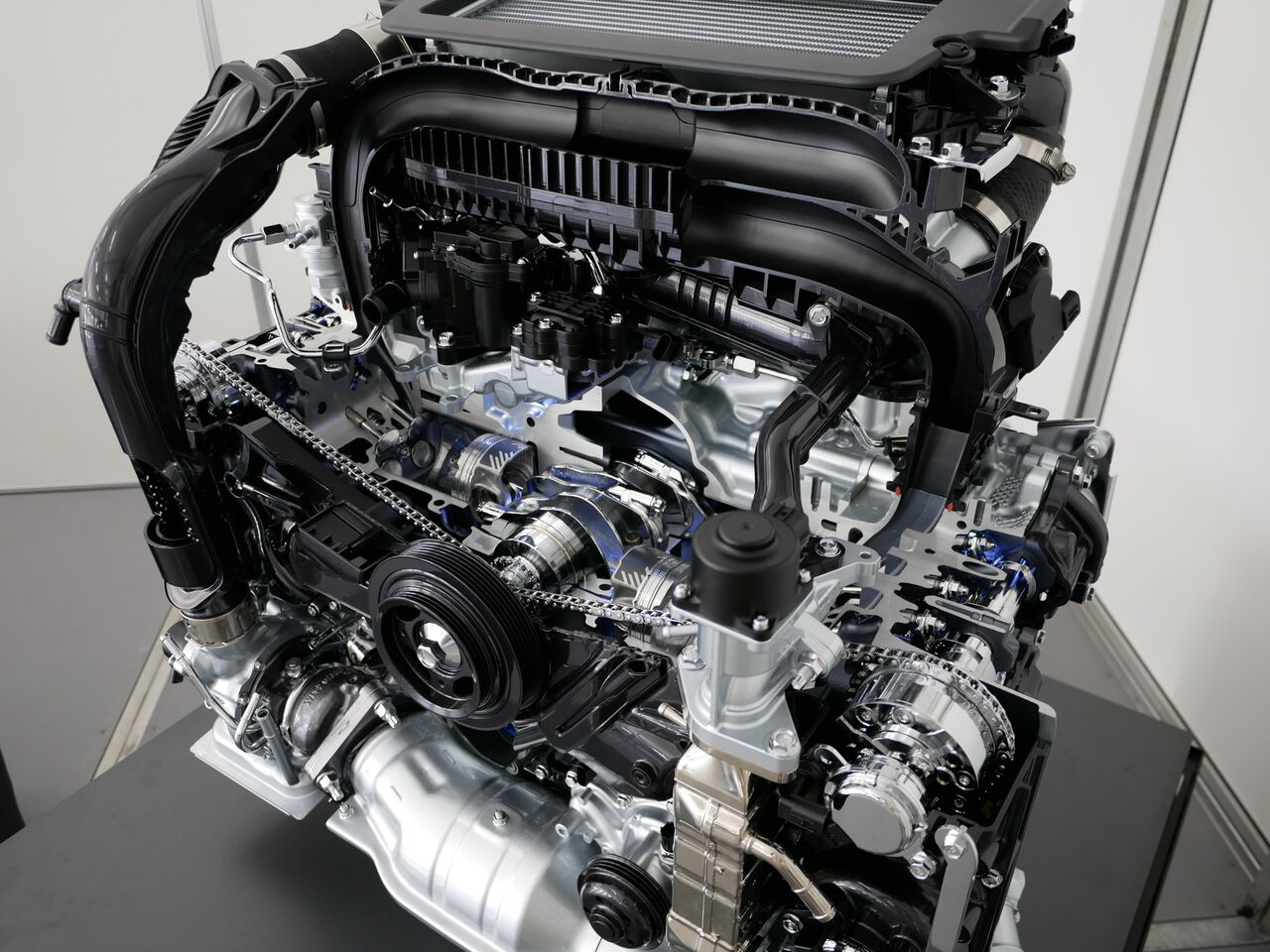 Subaruレヴォーグのcb18エンジンをマツダskyactiv Xと比べてみると クルマのミライ Future Of Mobility