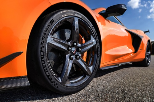 2023-Chevrolet-Corvette-Z06-005