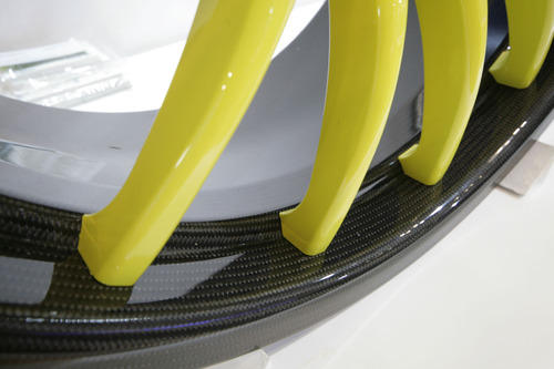 M4_cfrp_wheel-up