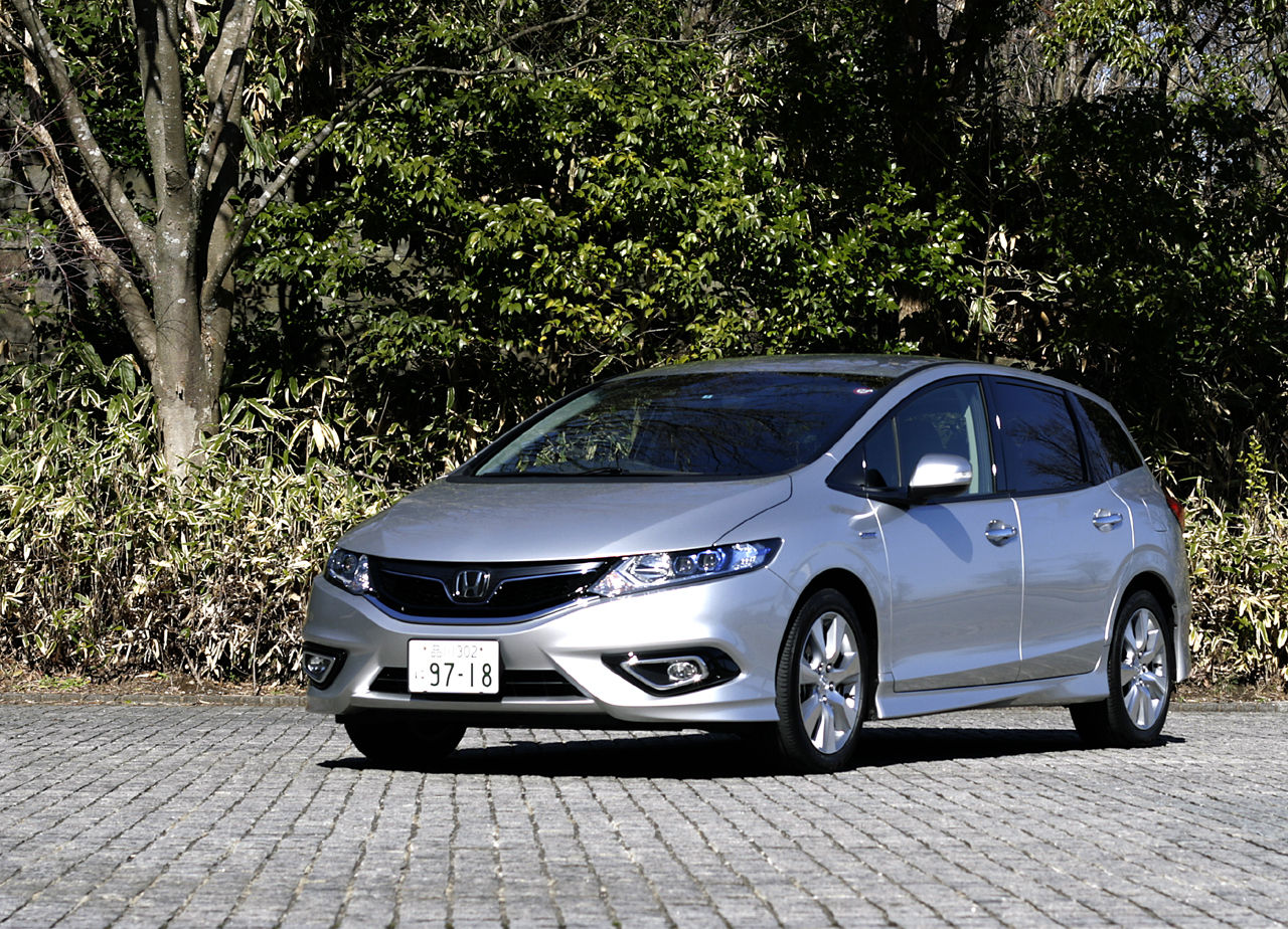 ステアリングのしっとり感はパッケージと関係なくジェイドの魅力 クルマのミライ Future Of Mobility ステアリングのしっとり感はパッケージと関係なくジェイドの魅力 クルマのミライ Future Of Mobility