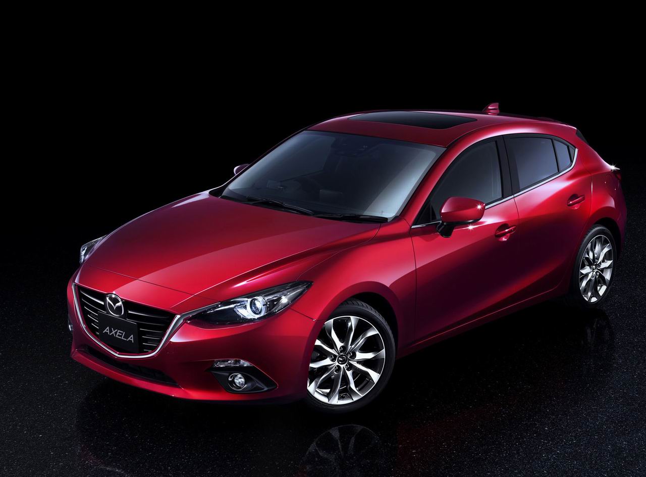 安全装備充実のアクセラ最上級グレード ベース価格は270万円 クルマのミライ Future Of Mobility