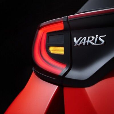 500_yarisbadge-v04-lights-534885