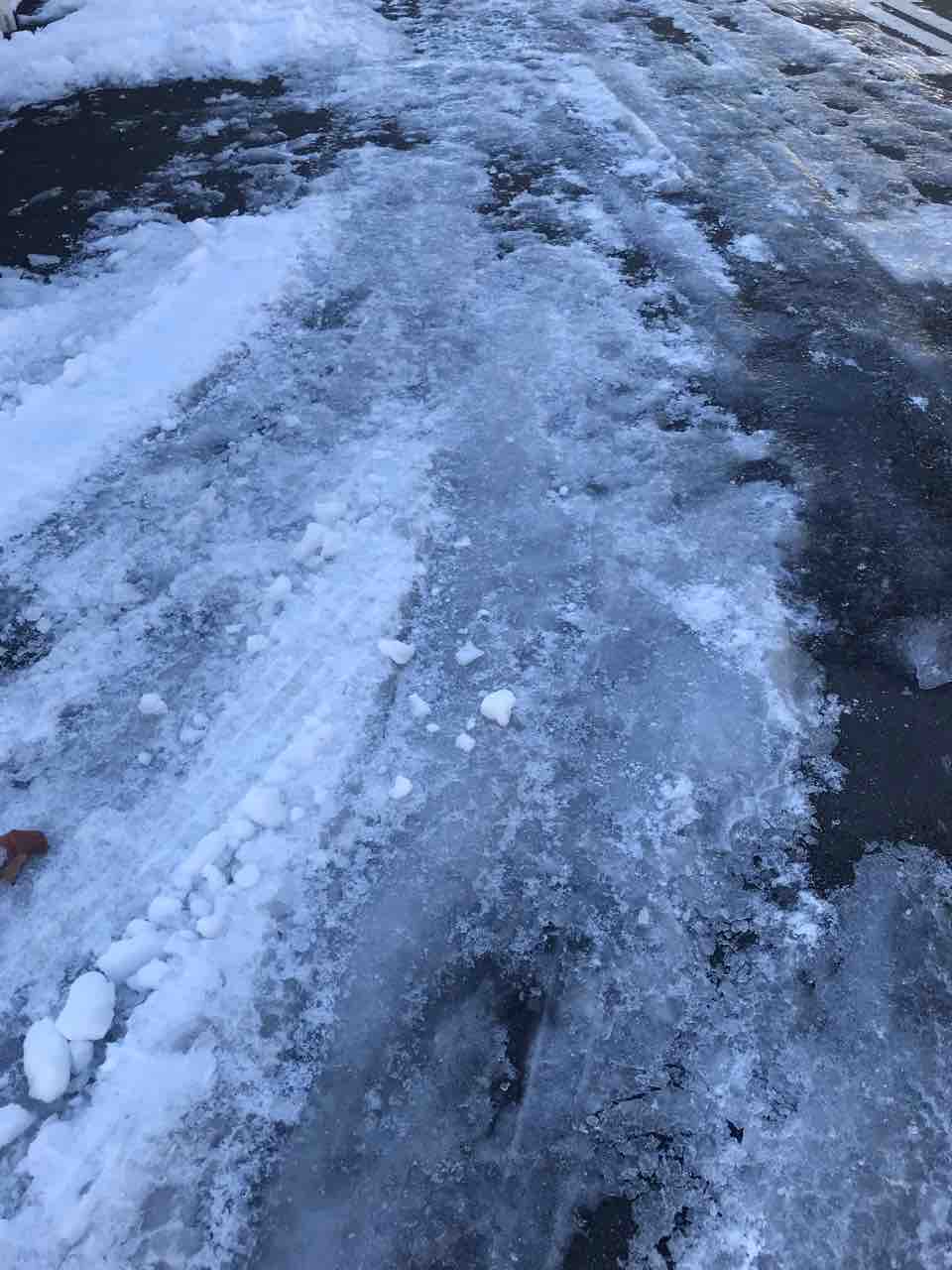 寒さが続く 路面の氷も溶けずに残る クルマのミライ Future Of Mobility 寒さが続く 路面の氷も溶けずに残る クルマのミライ Future Of Mobility