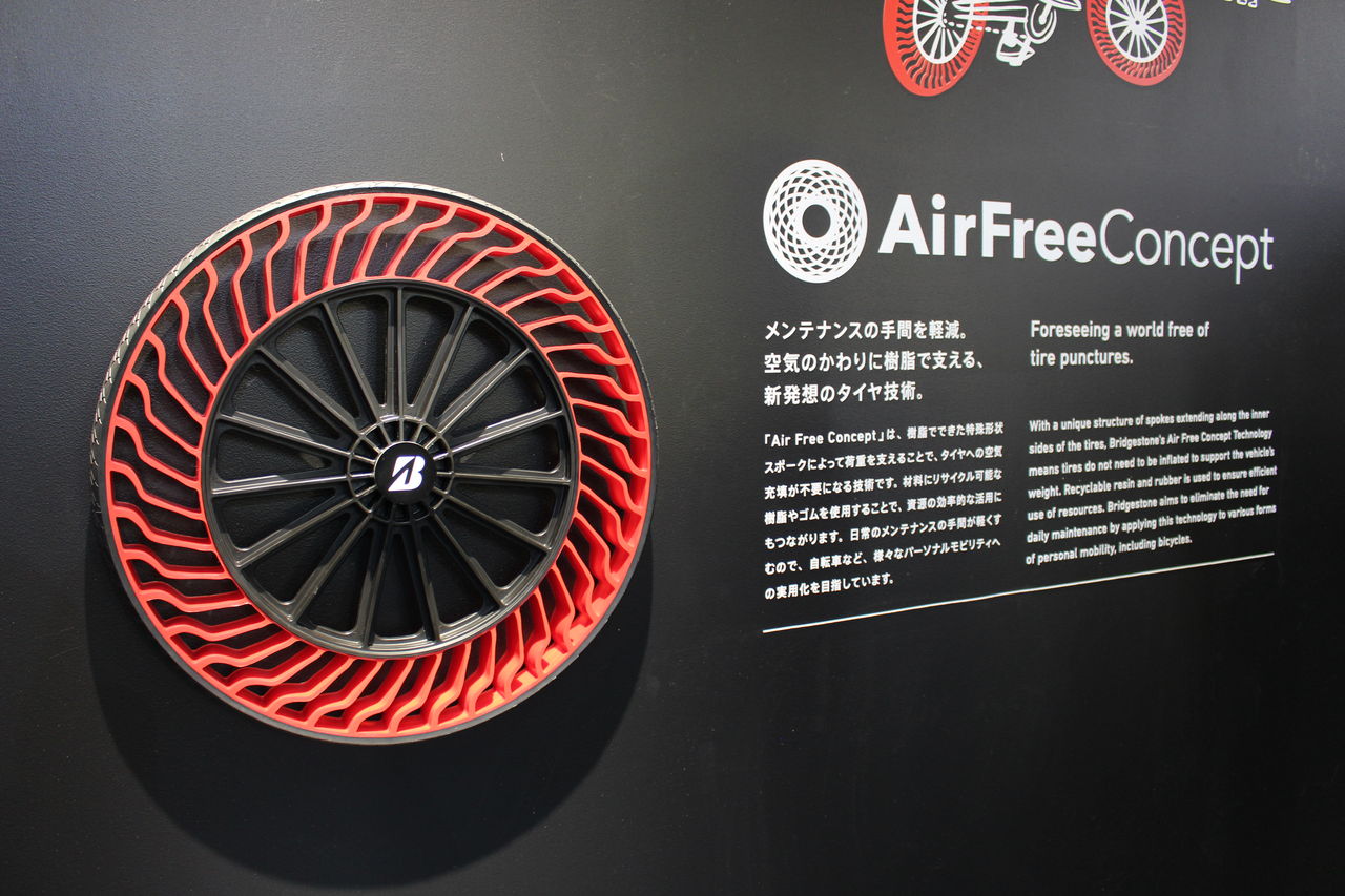 エアレスタイヤはホイール一体 寿命と同時に全交換が基本 Tms17 クルマのミライ Future Of Mobility