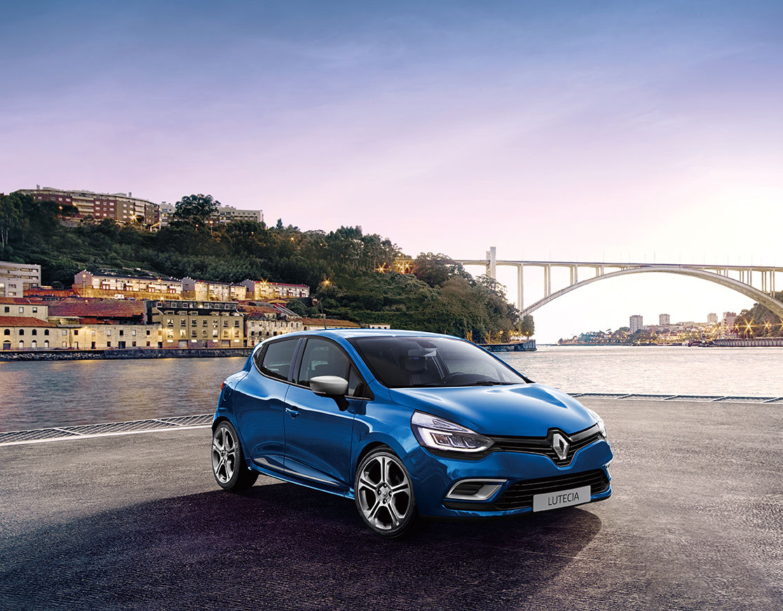 ボディカラーは青一色 ルーテシアの特別仕様車は50台限定 244万円 クルマのミライ Future Of Mobility ボディカラーは青一色 ルーテシアの特別仕様車は50台限定 244万円 クルマのミライ Future Of Mobility
