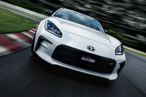 04 GR86_P6_7_RZ_K1X_Fr_styling_Run_サイズ変更