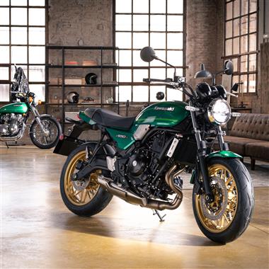 th_22MY_Z650RS_Staticlifestyle_1