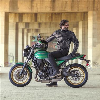 th_22MY_Z650RS_GN1_ACT4