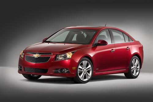 2014-Chevrolet-CruzeRS-009