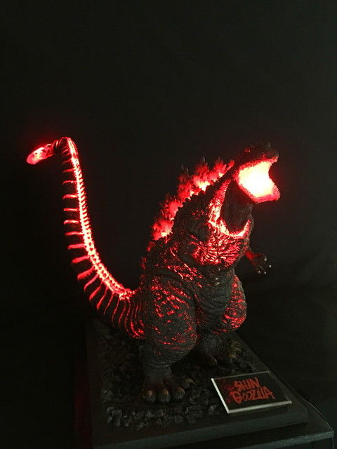 シン・ゴジラ 咆哮蓄光パープルクリアVer 電飾発光改修 シン・ゴジラ 咆哮蓄光パープルクリアVer 電飾発光改修