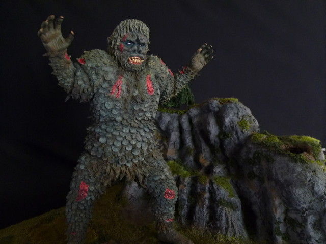 限定版/サンダ 対 ガイラ/ガレージキット完成品 No.56 大怪獣総進撃 サンダ対ガイラ – 模型製作 かえる工房