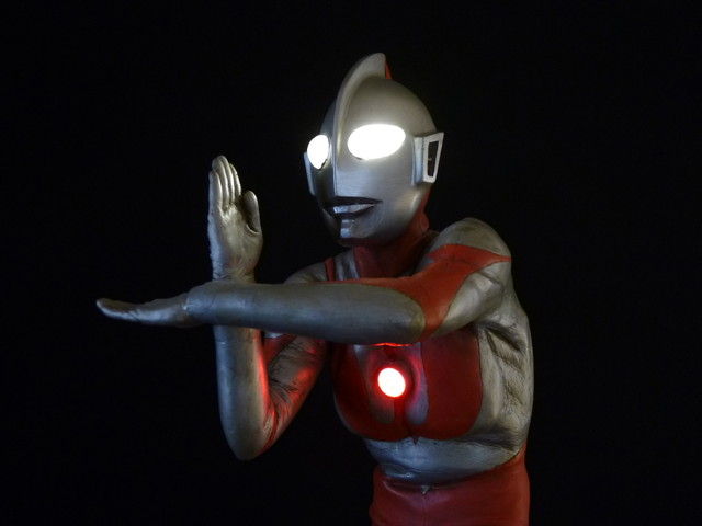 CCP製 ウルトラマン・Cタイプ改造 第1弾 スペシウム光線ポーズ 電飾