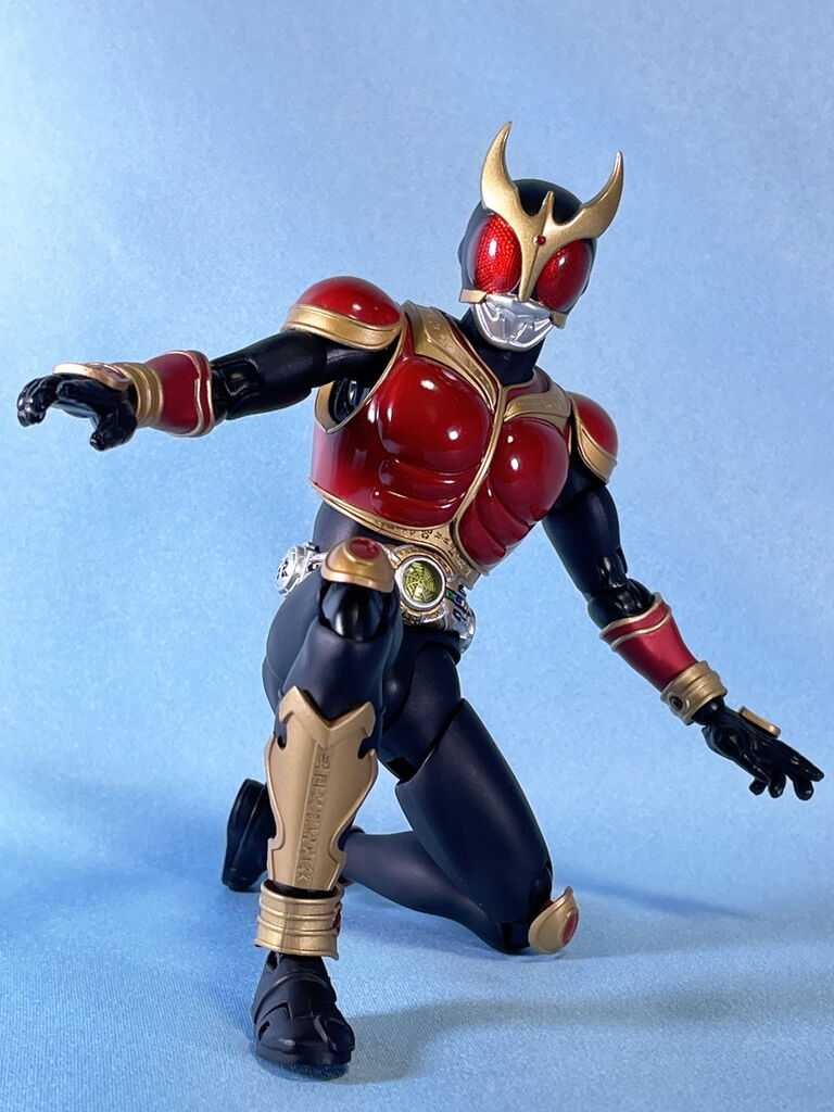 SHFiguarts 仮面ライダークウガ ドラゴンフォーム Amazon.com: Bandai Tamashii Nations S.H. Figuarts Kuuga