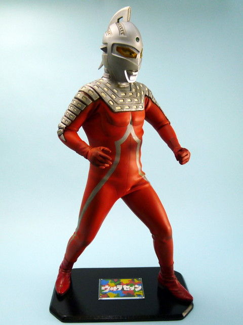 海洋堂・メガソフビ ウルトラセブン 電飾発光改造品 : Yaman 海洋堂・メガソフビ ウルトラセブン 電飾発光改造品 : Yaman