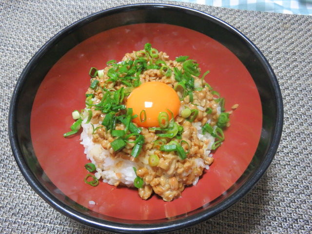酢飯で納豆丼 ちょっとぜいたくな納豆ご飯 トトズキッチン 父親である私がザックリ簡単に 適当に作ってます 家呑みが好きなおっさんです 酢飯で納豆丼 ちょっとぜいたくな納豆ご飯 トトズキッチン 父親である私がザックリ簡単に 適当に作ってます 家呑みが好きなおっさんです
