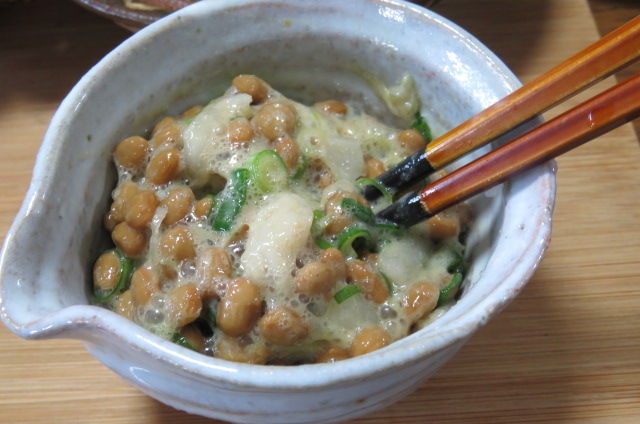 白菜漬物納豆 酒のつまみにいいですよ トトズキッチン 父親である私がザックリ簡単に 適当に作ってます 家呑みが好きなおっさんです