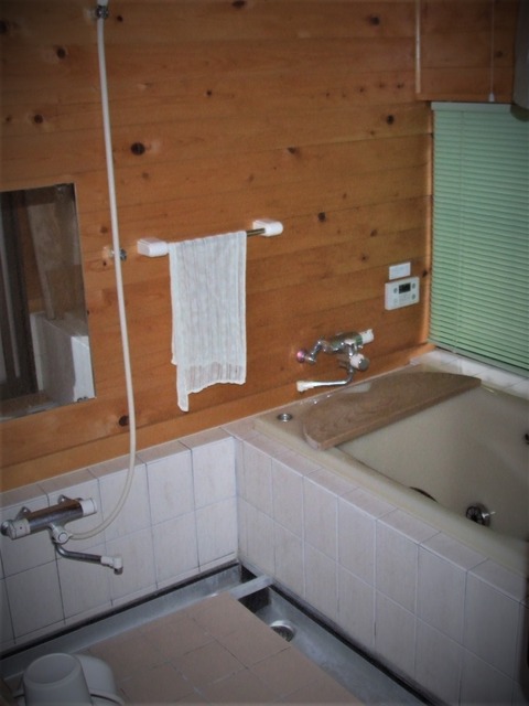 041浴室