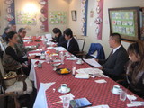 小沢師範のお話を聞いてます