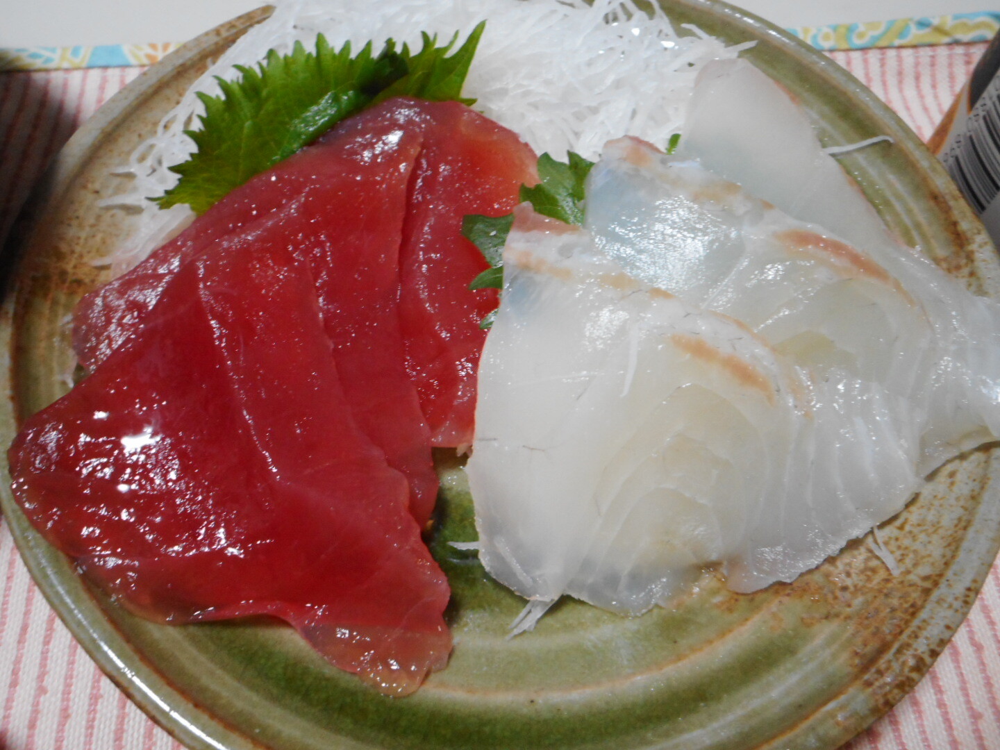 翌朝はそんなに早くないのでイライラしてるから刺身とササミのシソ巻きで飲みましたよ 山音238の食生活part 翌朝はそんなに早くないのでイライラしてるから刺身とササミのシソ巻きで飲みましたよ 山音238の食生活part