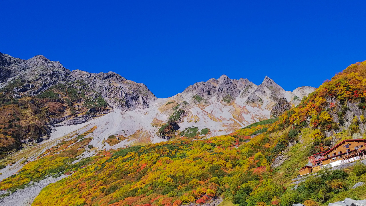 涸沢の紅葉 2018年 山旅天空倶楽部 涸沢の紅葉 2018年 山旅天空倶楽部