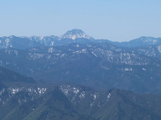 f10537856