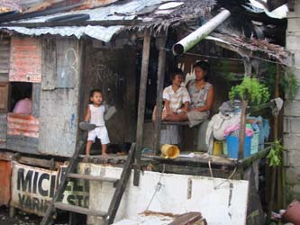 フィリピンの食糧不足 貧困層で深刻化 １日１食で子供の食べ物確保 われおもふこと