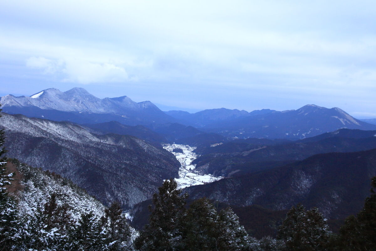 霧氷の三峰山 1235 4m 登山 1 21年2月19日 金 山とカメラと二人旅 霧氷の三峰山 1235 4m 登山 1 21年2月19日 金 山とカメラと二人旅