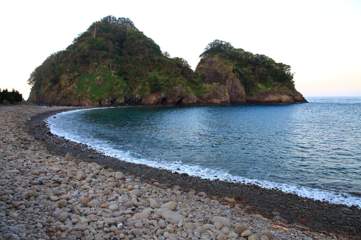 伊豆半島の旅 15日目 西伊豆町 浮島 ふとう 海岸 2021年4月2１日 水 山とカメラと二人旅