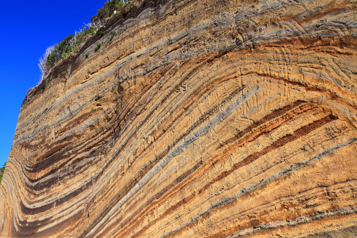地球の鼓動を体感する 伊豆大島の旅 2日目 島内を巡る 21年4月11日 日 山とカメラと二人旅 地球の鼓動を体感する 伊豆大島の旅 2日目 島内を巡る 21年4月11日 日 山とカメラと二人旅