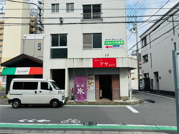 中央の白桃いちご