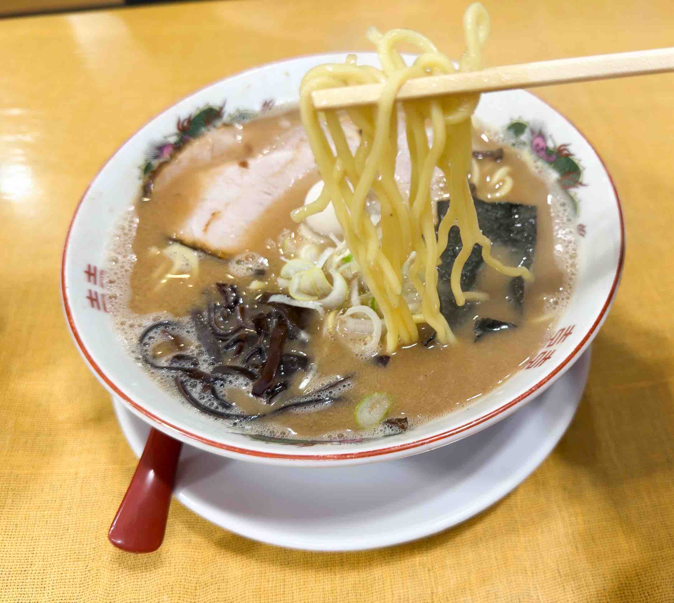 うまいヨゆうちゃんラーメン」の『ラーメン』など（大和市上草柳 