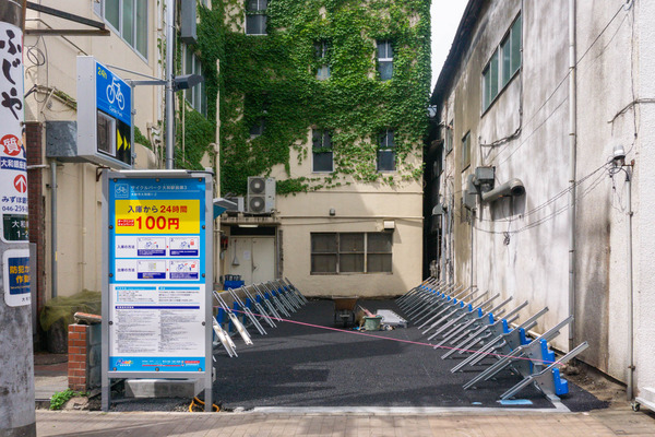 銀座通りぞい大和南に駐輪場つくってる。「須藤ミシン商会」があったとこ