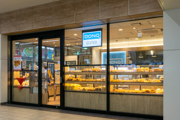 小田急線海老名駅改札となりに「ドンクエディテ」できてる。セブンがあったとこ