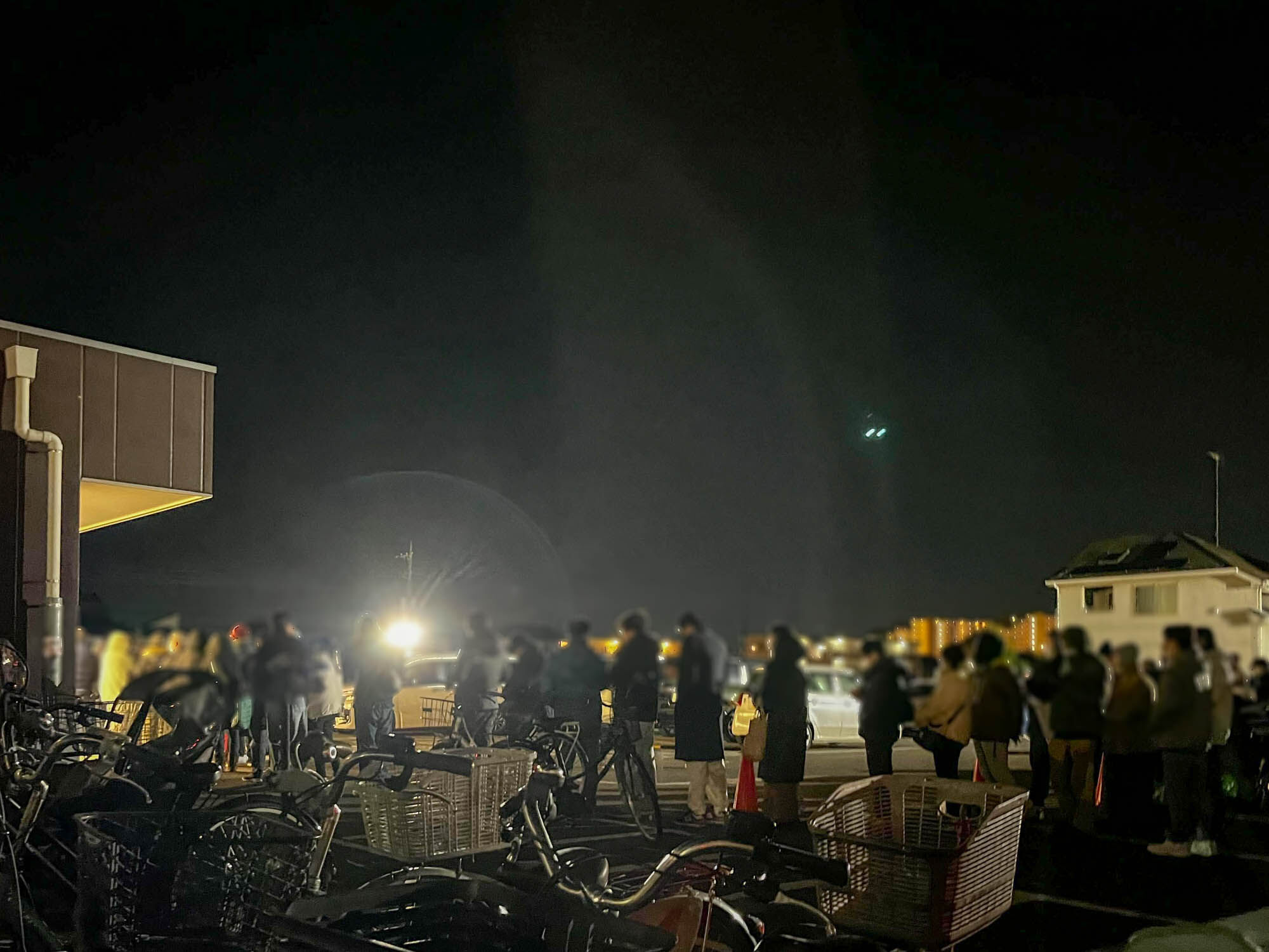 大晦日の角上魚類は今年も大行列！【やまとぴフォト】 : 大和とぴっく