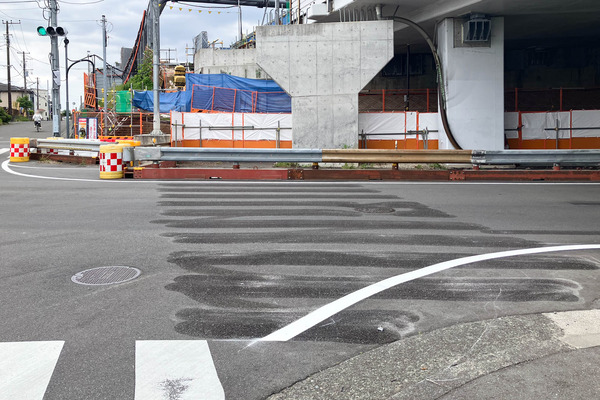 東名高速道路横断歩道-2605122