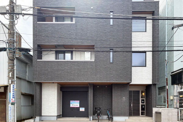 新橋通りぞい大和東につくってた4階建テナント付マンション「彗」が完成してる