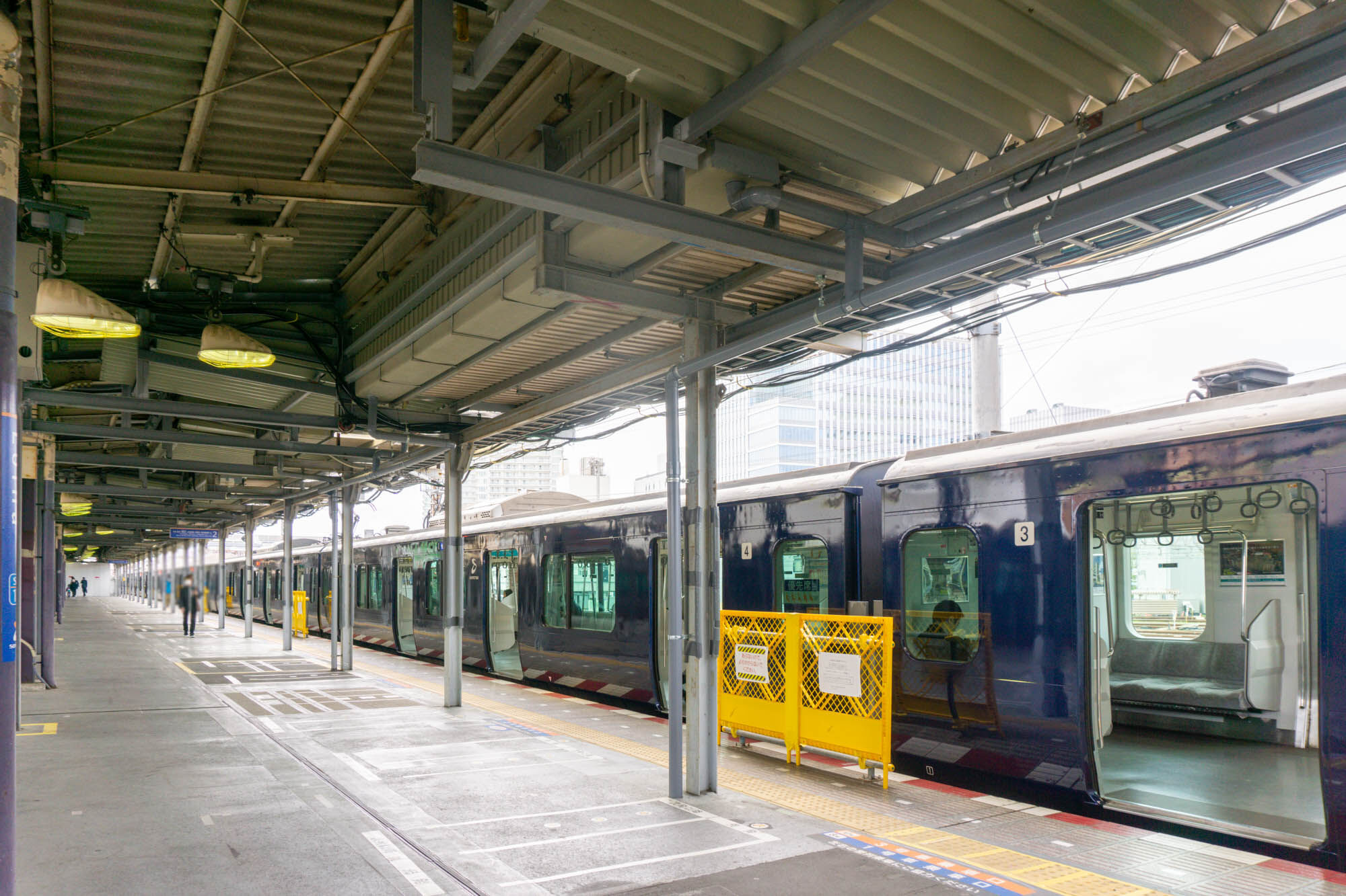 海老名駅北口改札が開業してる。改札内にホームドアの仮設柵も設置