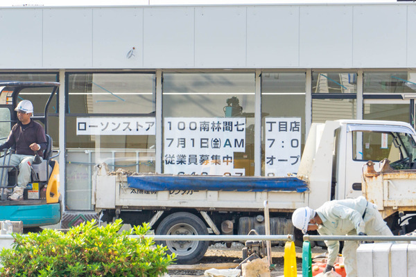 コンビニ-2205181