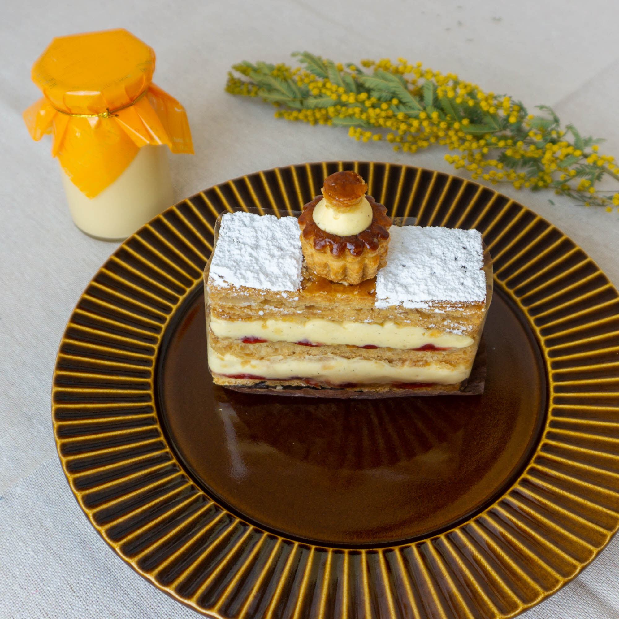 パティスリー グランディール」の『本和香プリン・ミルフィユ