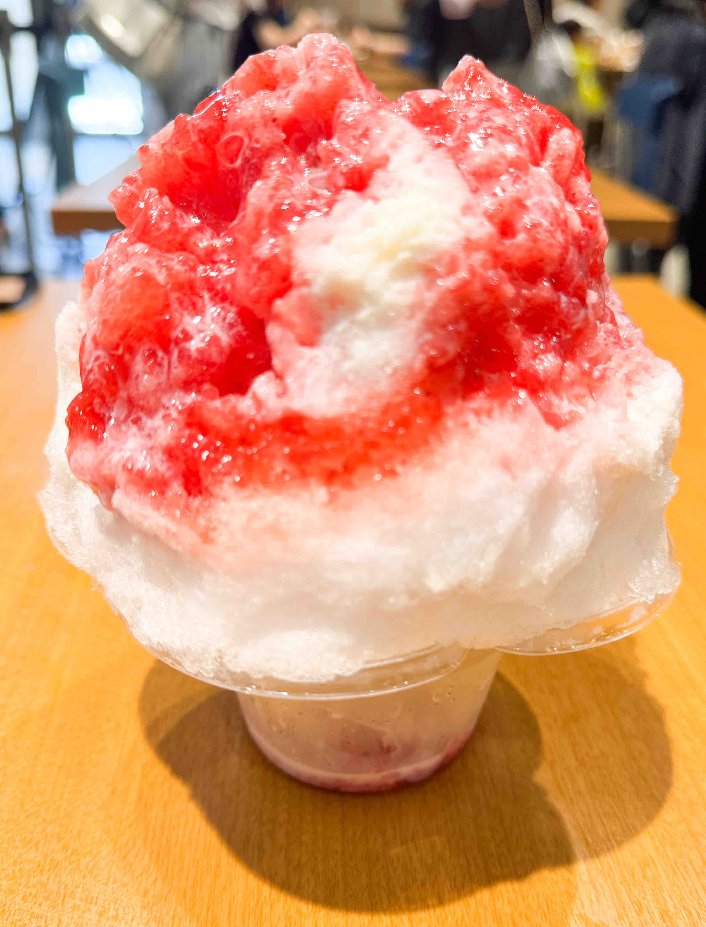 和カフェ Tsumugi 氷室」のかき氷『濃い苺みるく』（町田市鶴間