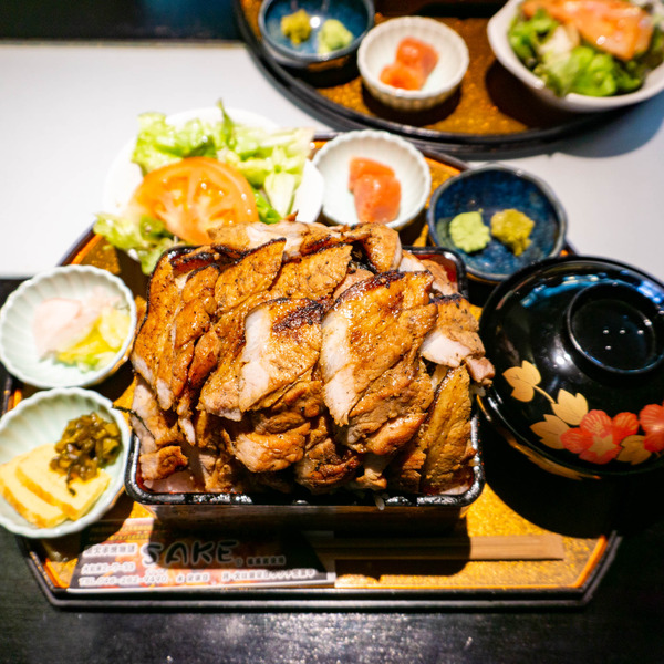 デカ盛り-23012412