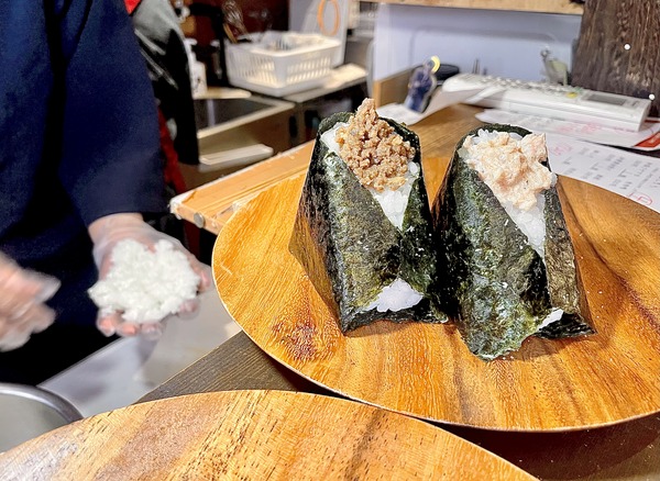 おにぎりとみそ汁 炊-SUI-」の『卵黄醤油漬け』など（大和市中央