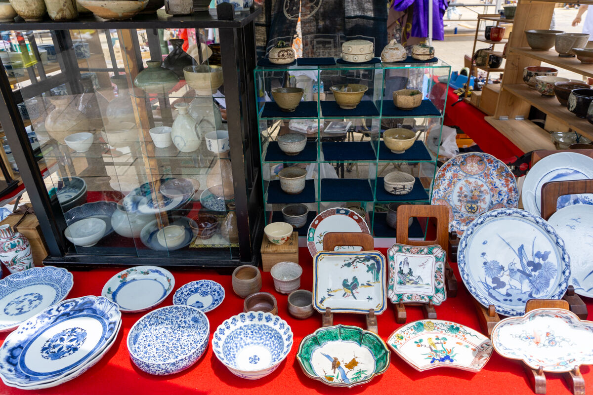 ♪ 骨董品　まとめ売り 骨董好きだけのイベントじゃない！レトロ雑貨など約250店が集結