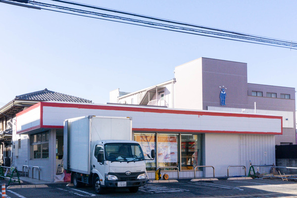 大和東に「サーティーフォー」って不動産店つくってる。移転前のローソン・スリーエフがあったとこ。1月10日オープン予定