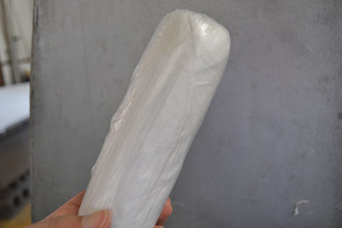 布にビニールを巻いたもの