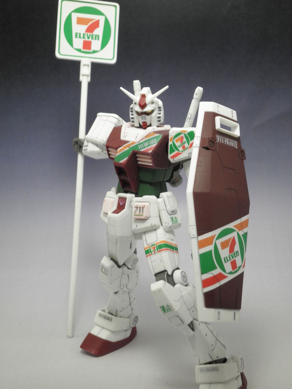 セブンイレブン限定 ガンダムRX78-2 Ver.GFT 完成 : 当方私見聞録