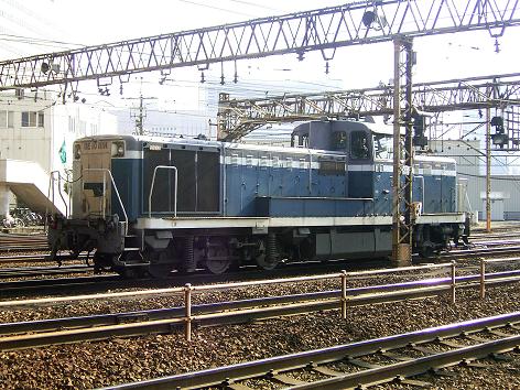de (3)