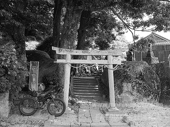 190513宍道神社石宮1