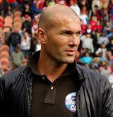 576px-Zinedine_Zidane_2008